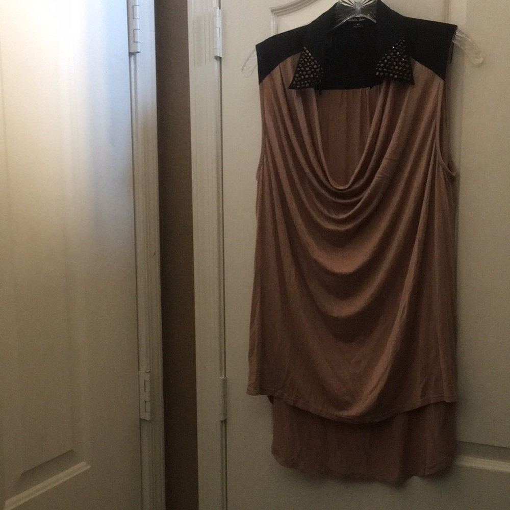 FINAL MARKDOWN Ladies double zero top medium